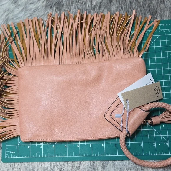 NWT Chic Vegan Fringe Bag in Pink - Picture 7 of 7